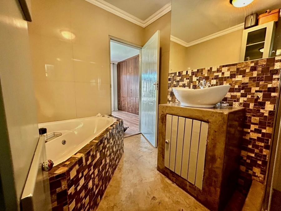 3 Bedroom Property for Sale in Waterval East North West